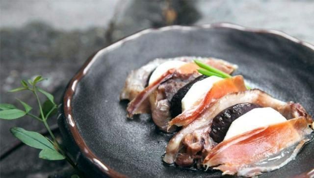 油腻|火腿炖肘子,吃起来点都不油腻,并且还能清热去烦和美容养颜