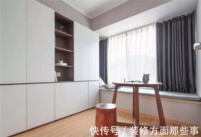 玄关|92平墙面创意的搁架和挂画结合加上原木风的茶几,清新而又自然