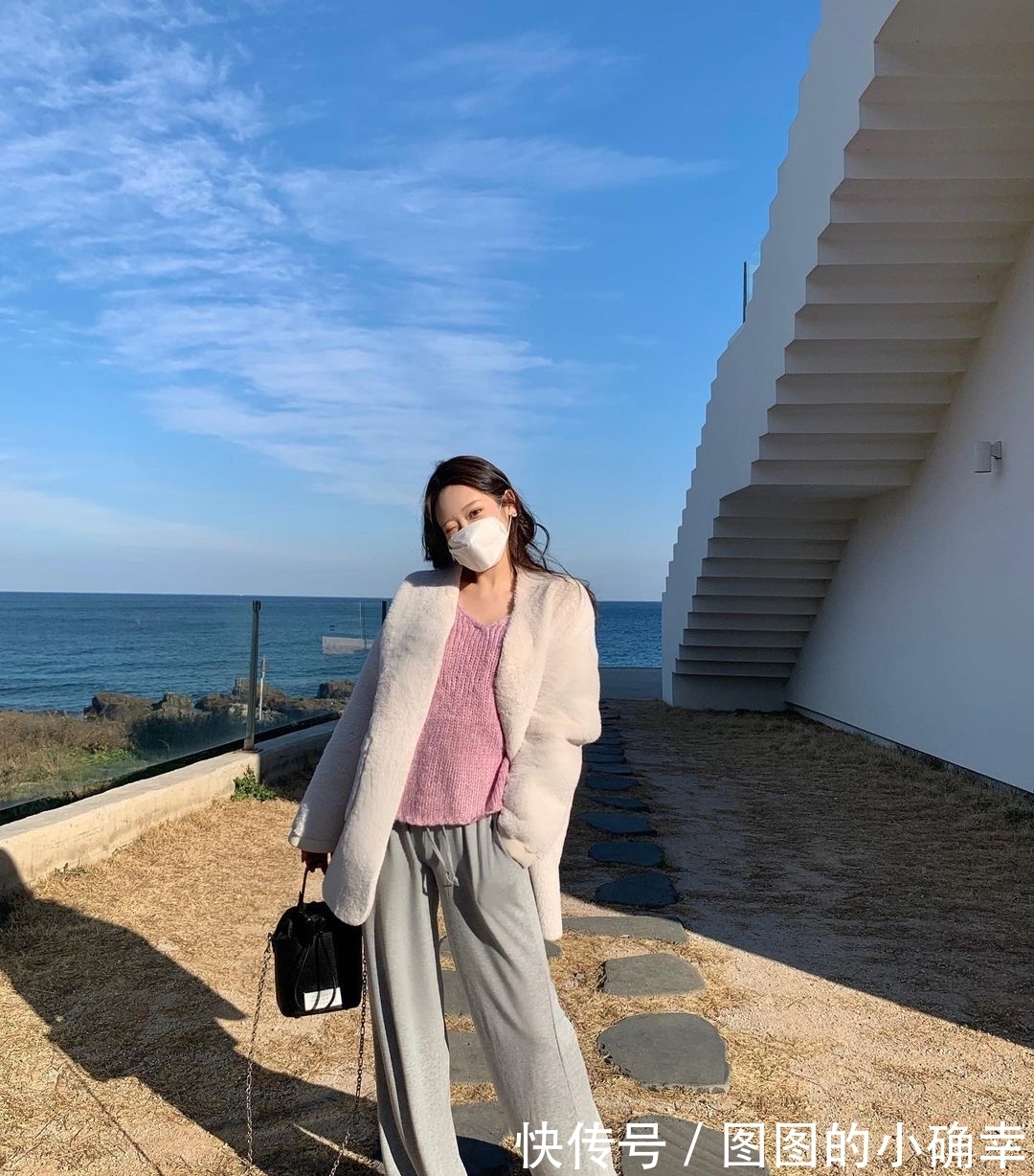 牛仔外套 早春外套不用买太多,有这“3件”就够了,搭配毛衣穿时髦又高级