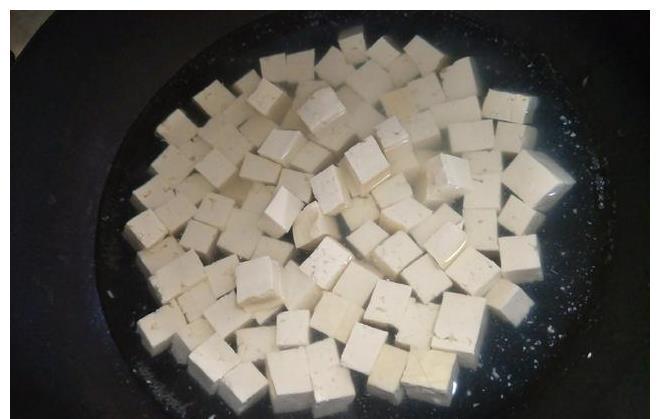 下饭|豆腐这样做真好吃,香辣下饭,爽口入味,赛过麻婆豆腐