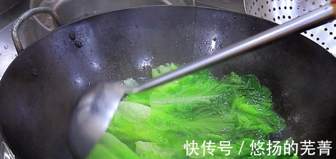 蚝油生菜很多人都做错了,难怪不够清脆,厨师长分享秘制做法!