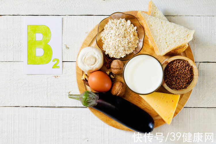 摄入量|几块钱一瓶的维生素B2,竟是高血压的“克星”,现在知道还不晚