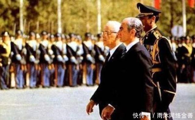 阿拉伯人都在世俗化,为何波斯人却偏偏选择政教合一?