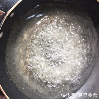  这道冰糖葫芦到底是谁发明的，我吃了半碗都不解谗