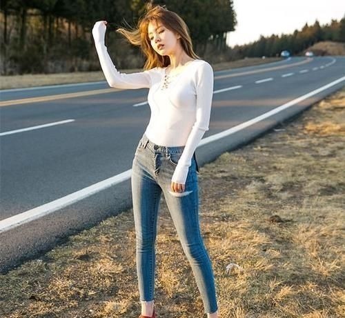 清新 美女穿搭:清新的搭配,突显女性气质,尽显摇曳身姿