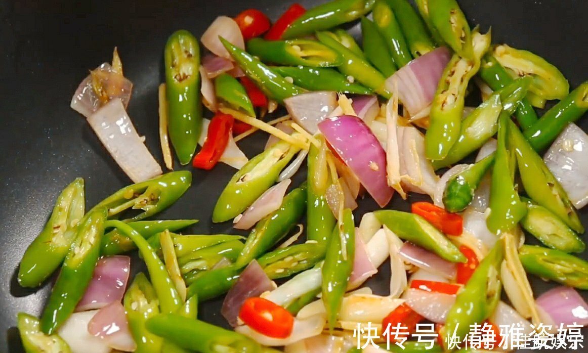牛肉|炒牛肉，牛肉一炒就老？大厨教你一招，牛肉不老不柴、滑嫩又爽口