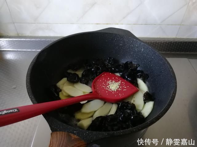 清洗干净|这东西，隔三差五吃，祛湿化痰又排毒，全家吃出好身体