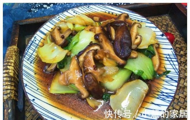 口感|香菇炒油菜，记得加1味，油菜翠绿不发黑，口感更嫩香