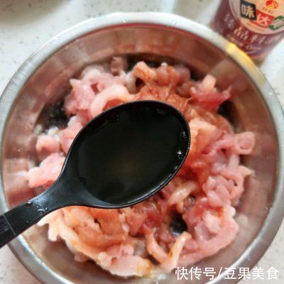 黄疸|超简单的家常快手菜，茭白炒肉丝