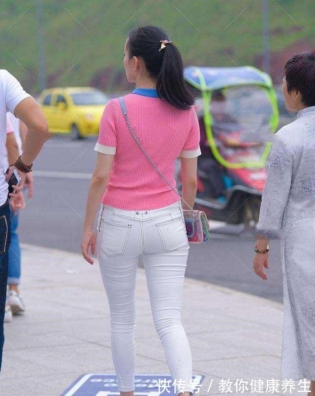 小西装 打底裤在精不在多,才能契合自身气质,优雅浪漫!