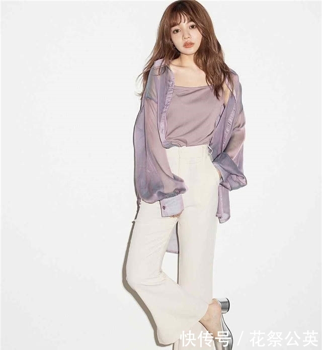 阔腿裤大势已去！今年流行的是“小白裤”，150女生穿显瘦又显高