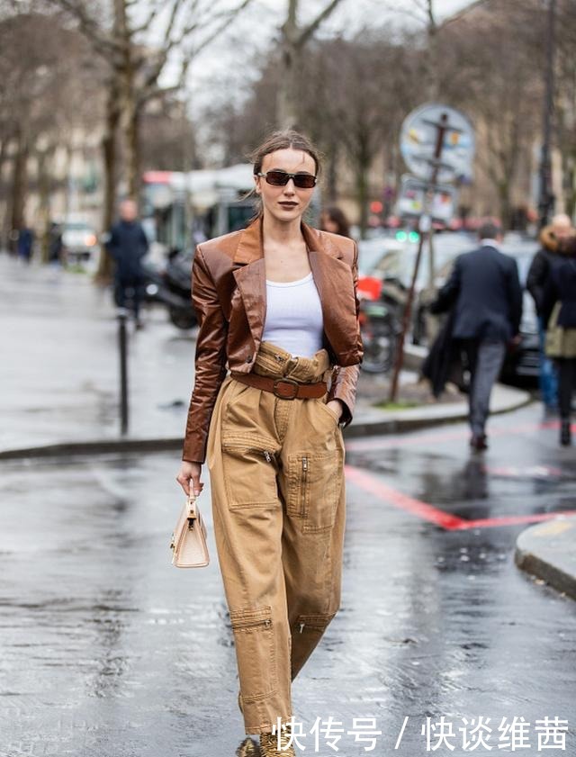 都市|今年冬天的高级配色:大地色+白色,穿对了就是都市丽人,老美了
