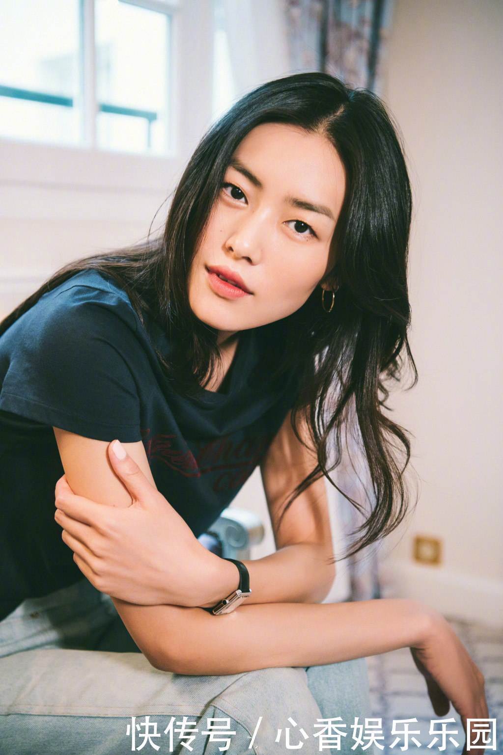 夏末初秋怎么穿快来get刘雯的中性风穿搭,真的高级又时髦