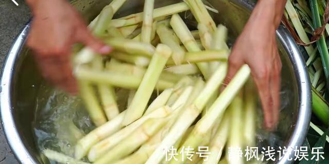 甘蔗杆|不是亲眼所见,很难相信玉米杆还能做成零食,甜香酥脆又好吃