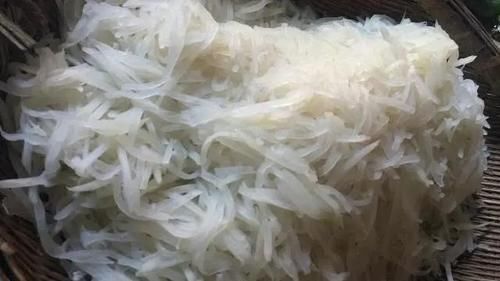 水分|做萝卜馅的饺子时，萝卜别焯水，教你正确做法，饺子馅香多汁