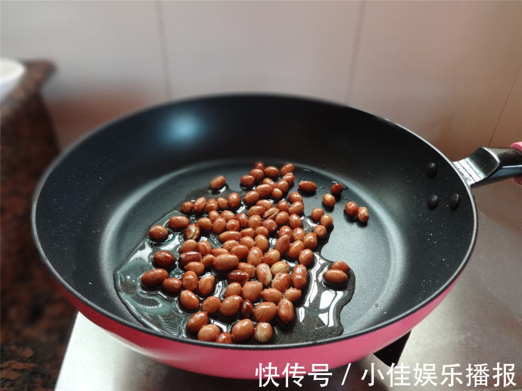 70岁婆婆教的凉皮做法,凉皮筋道还好吃,半个小时就搞定