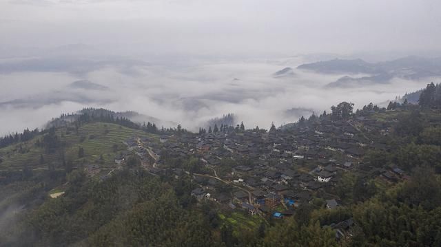 黔东南|贵州黔东南：雾绕苗寨冬景靓丽