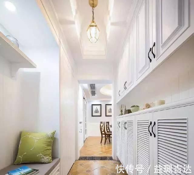 款款|去邻居们家串门，一进门就被入户鞋柜惊艳到了，款款漂亮又实用