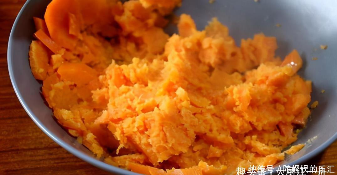 油炸|天冷后要多吃红薯,教你新吃法,不煮不油炸,香甜软糯又好吃