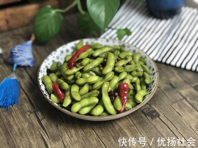 大厨|煮毛豆,有人加酒,有人加醋,都是多此一举,大厨教你正确做法