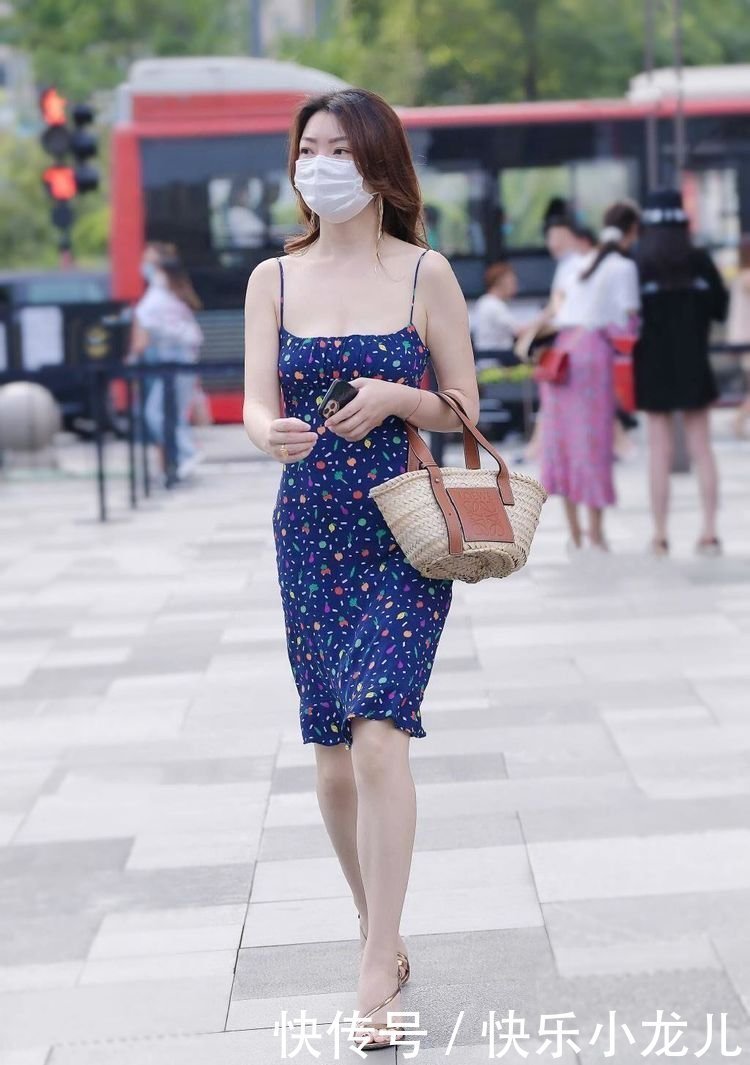 穿搭|小个子穿吊带裙?对的你没有看错,手把手教你穿出高挑感!