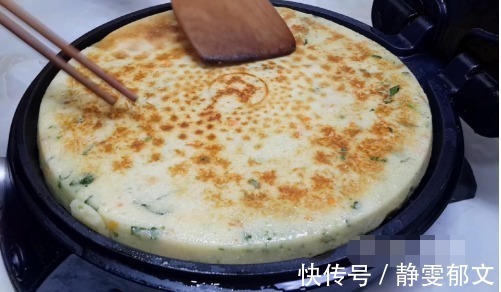 以后大米就这样做，加3个鸡蛋，不用煮不用蒸，比披萨馅饼都好吃