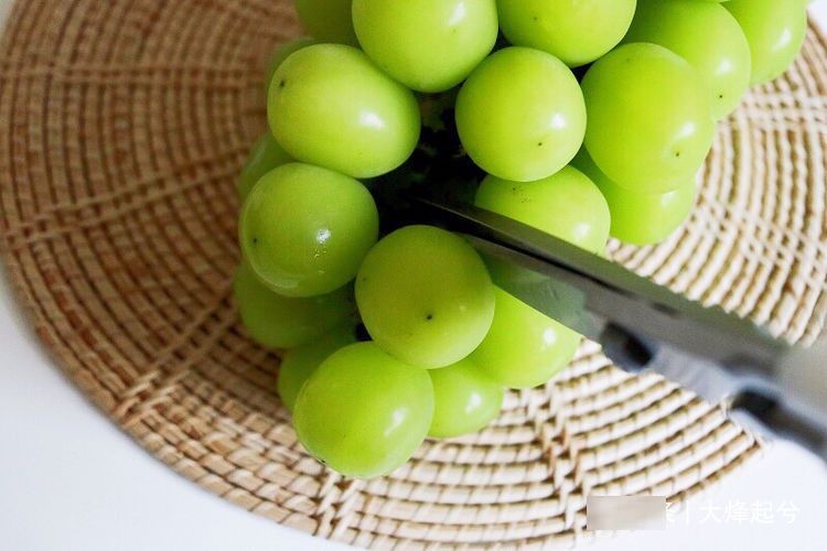 冬天葡萄的保存方法，放2，吃时还和新鲜的一样