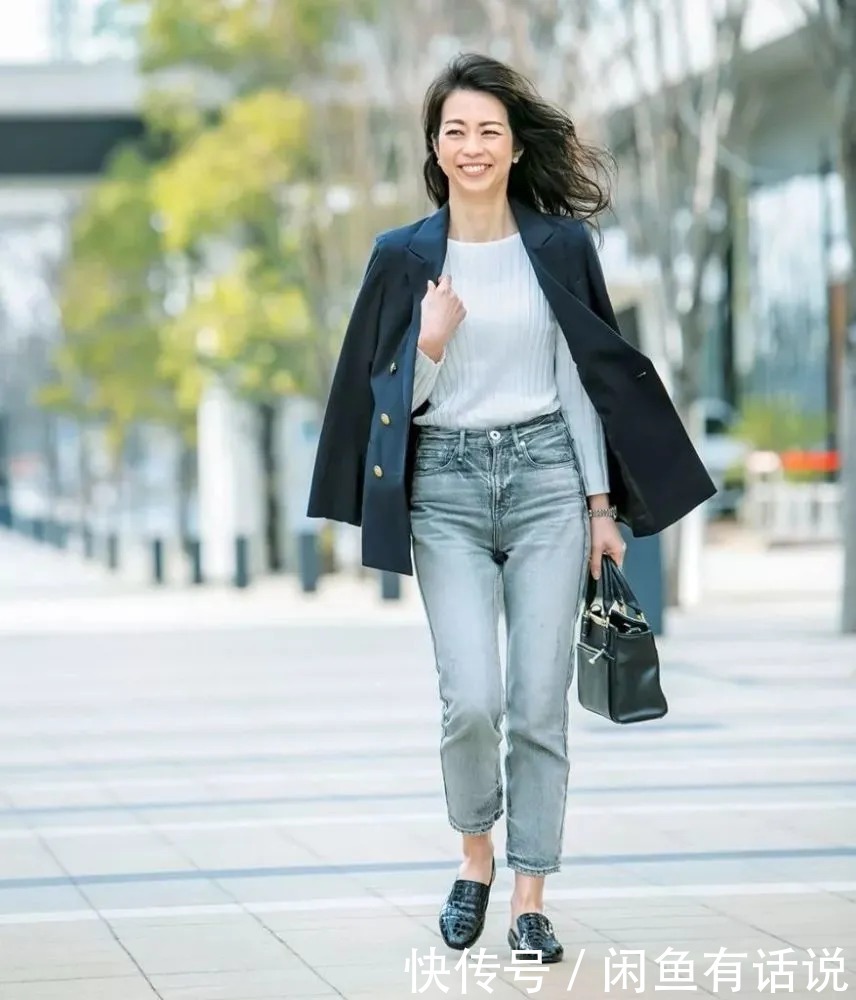 女人|女人40岁后不想做“黄脸婆”,多尝试“减法穿搭”,减龄又显高级