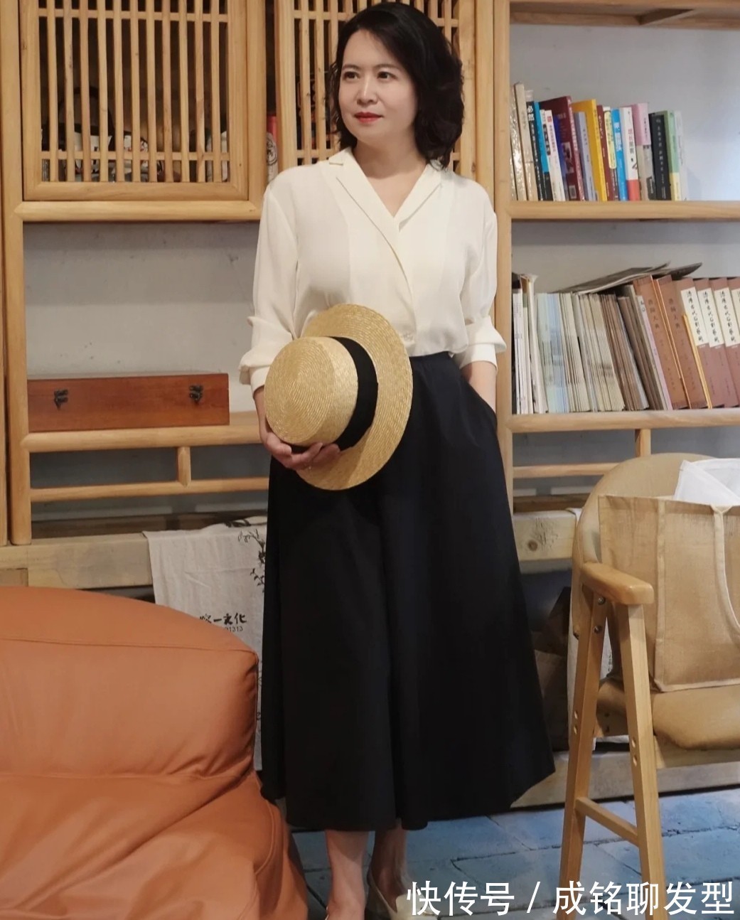 穿搭|50岁女人怎么穿搭才不显老?学学这位博主的搭配,优雅大气显年轻