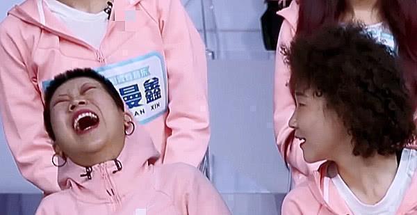 当谢可寅被淘汰时，台上的训练员都是《喜笑颜开》，所以不必谈受欢迎的程度