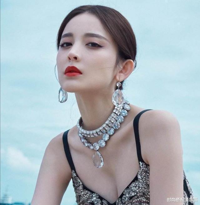 唐嫣|你适合披头发还是扎头发,主要看这3个部位,发际线很关键
