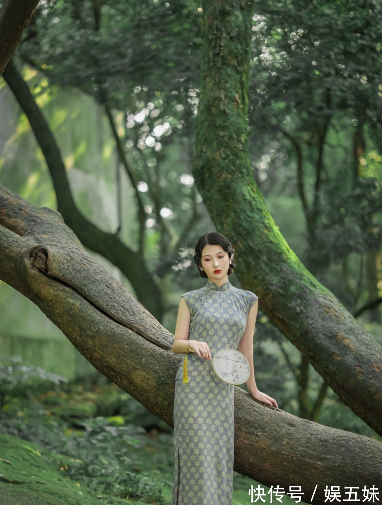 lt@诗·十首丨燕低杨絮熏风晚,一点红榴笑绿枝