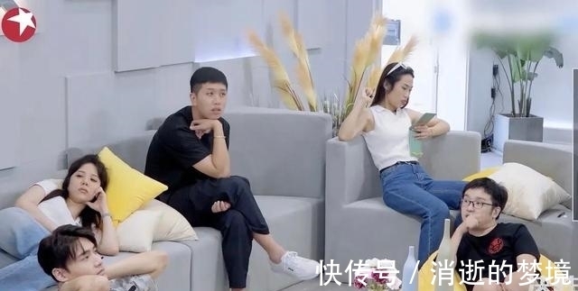 在综艺《决胜21天》中,火树虽然智商高,但是情商低