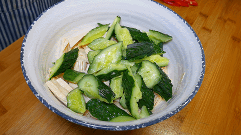 腐竹|泡腐竹时，用热水还是凉水？教你正确的做法，柔韧入味，鲜香开胃