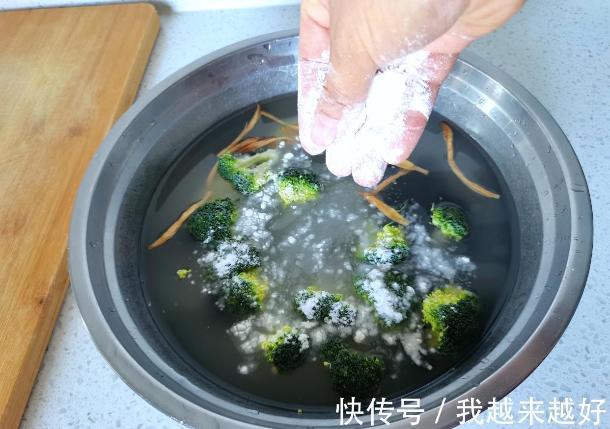 午餐|休息天，两口子的午餐两菜一汤，简单美好，网友：充满爱的小日子