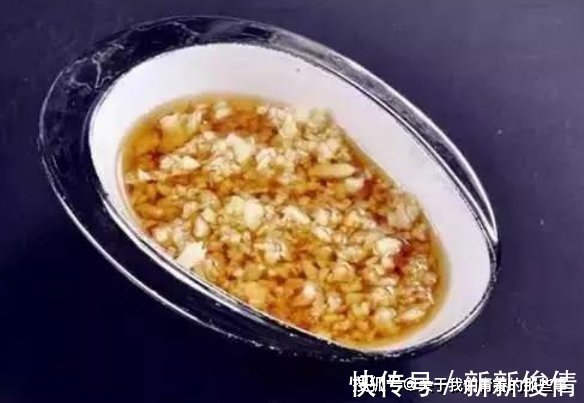 辣椒面|外面买的凉拌菜,秘诀是“汁蒜辣油”,香辣又入味,拌什么都好吃