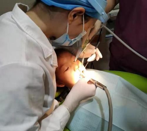 营养|4种“假牛奶”列入黑名单,没营养还浪费钱,不少家长还成箱买