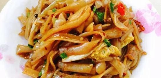 搅拌均匀|多给孩子吃这早餐,4块钱就炒一大锅,营养实惠,爽滑有筋道