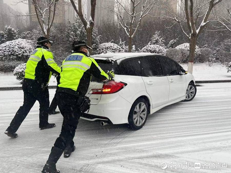 李怀磊|直击！聊城街头雪中，他们全出动了……