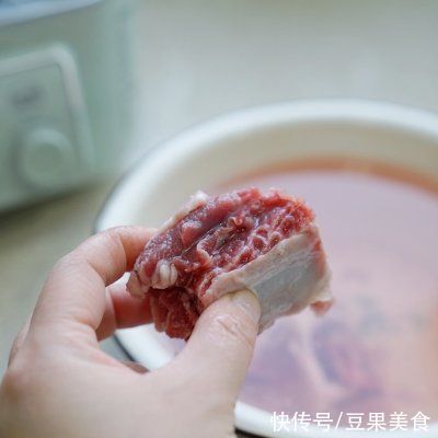 鲜香下饭的萝卜牛排骨汤，你喜欢吗？