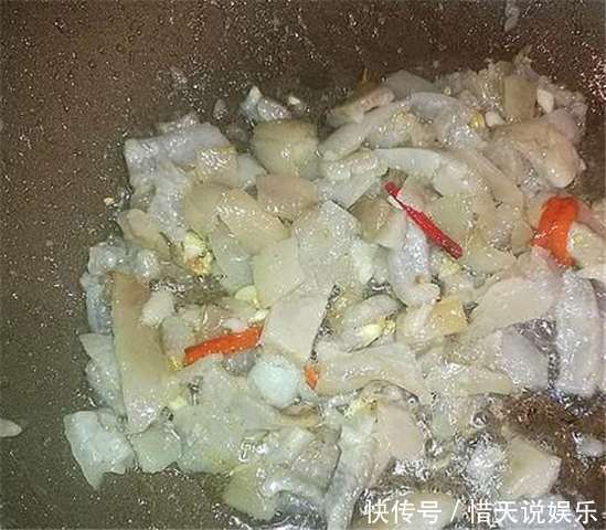 女性朋友|这一口下去，满满的胶原蛋白，女性朋友多吃，连面膜钱都省了！