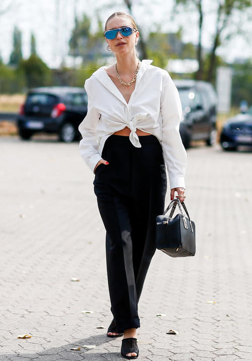 40岁的微胖女人怎么穿？衣服领口要大而且要有高级感，显瘦又时尚