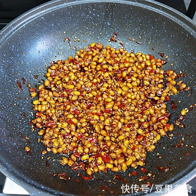 可口好上手的自制黄豆酱，再也不担心吃不上饭了