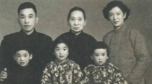 儿女|丫鬟出身,养育9名国家栋梁,她一生无名无分,晚年惨死草棚