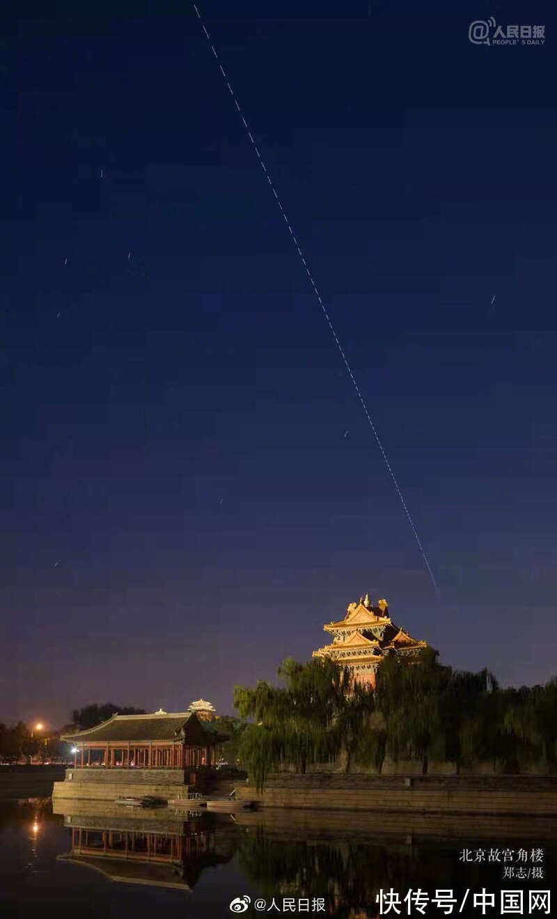 天安门|特别的同框！中国空间站飞过天安门