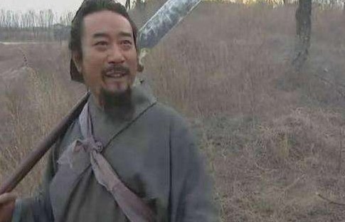 缺钱|“及时雨”宋江,为何出手如此大方?因为他确实不缺钱