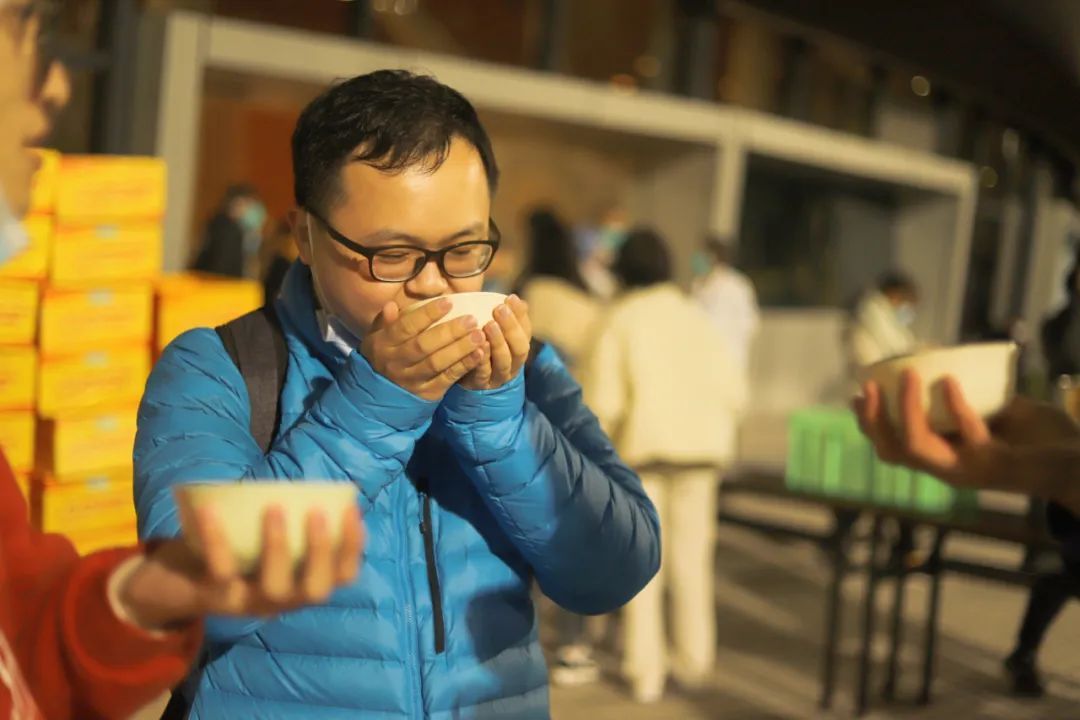 浙大紫金港校区|浙大“灿若星辰”灯亮起，昨晚今晨的一幕幕刷屏了