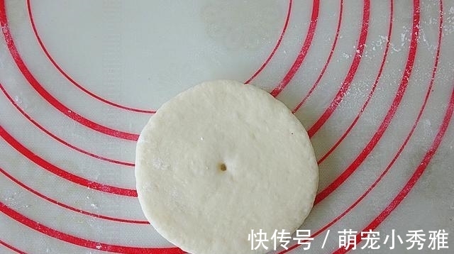 用一根筷子就能完成的枣花馒头,做法真简单,寓意吉祥又美好!