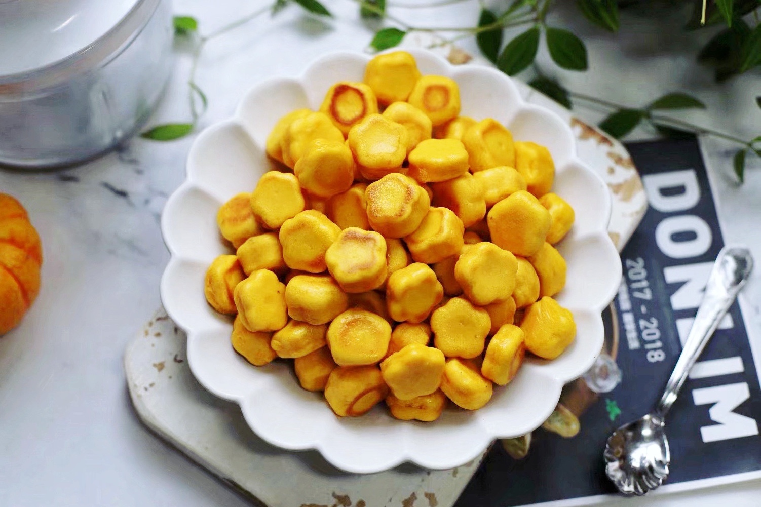 家里有南瓜的这样吃，做成一个个小馒头，营养高孩子喜欢