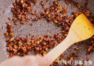 家人|人气家常下饭菜茄子盖浇饭，一秒征服家人的胃